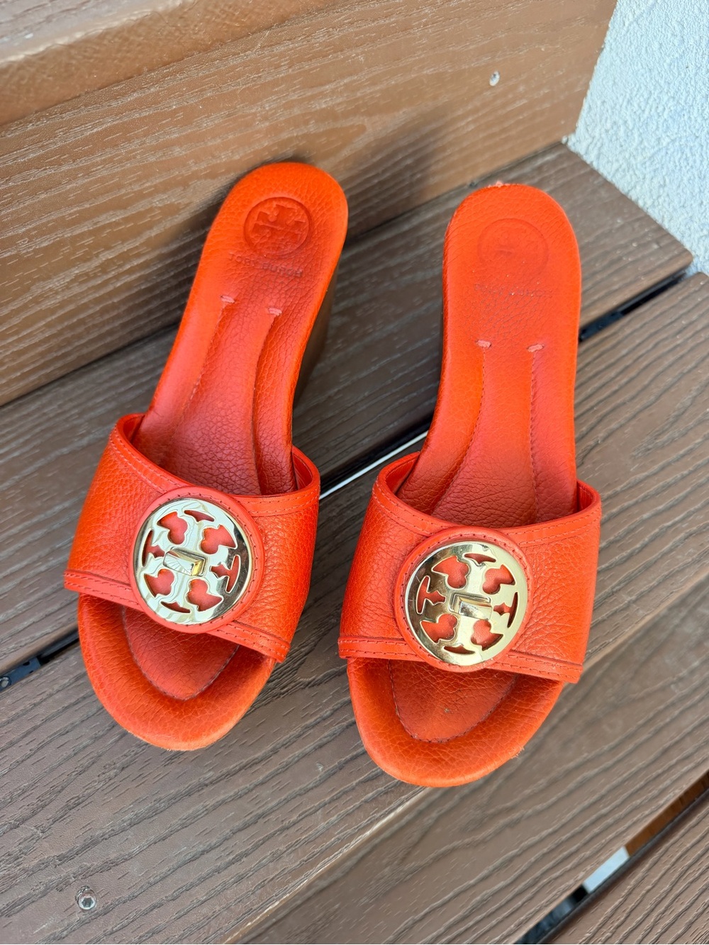 Tory Burch Orange Pebbled Leather Patti Wedge Slide Sandals Gold Logo